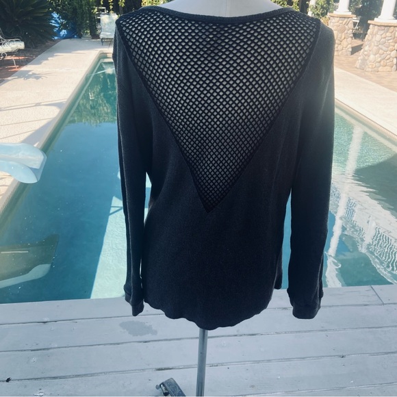 Sexy LF EMMA & SAM v neck mesh oversized sweater. - Picture 11 of 12